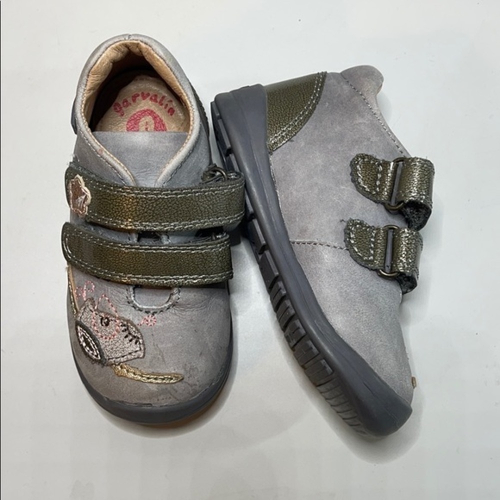 Garvalin gray velcro strap shoes size 22/6
